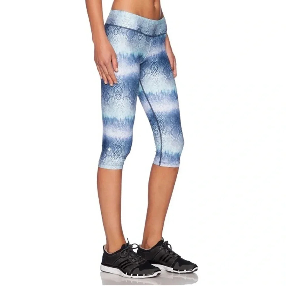NUX Rio Capri Leggings Chameleon Ombré athletic Activewear Summer Crop Size S